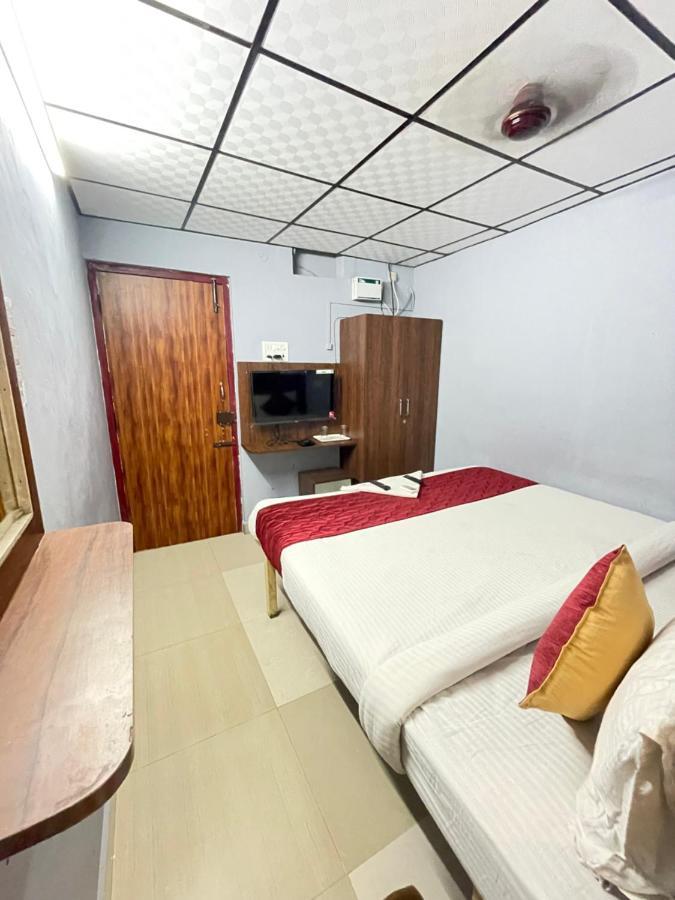 Skyry Hotel Iyyapanthangal Chennai Zewnętrze zdjęcie
