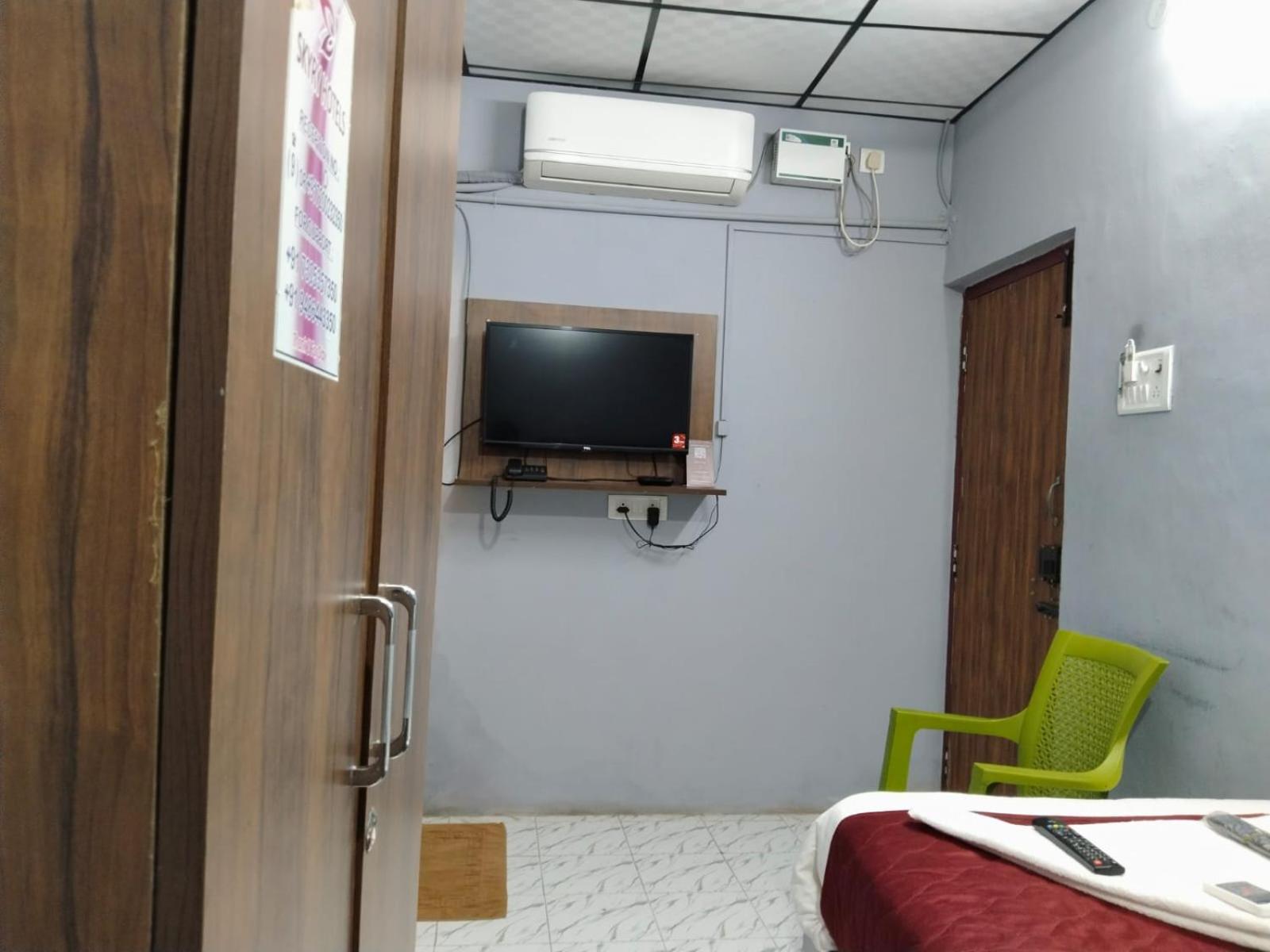 Skyry Hotel Iyyapanthangal Chennai Zewnętrze zdjęcie
